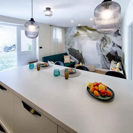 Apartment Kirinkin Vis